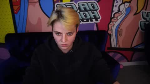 Snapshot of roxyflames chatting on 12-05-25, 02:03 roxyflames online show from 12-05-25, 02:03