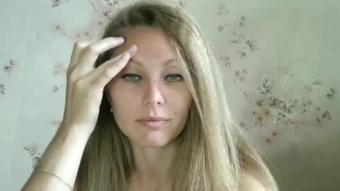 roxyfox18x01 online show from 09-29-25, 06:18