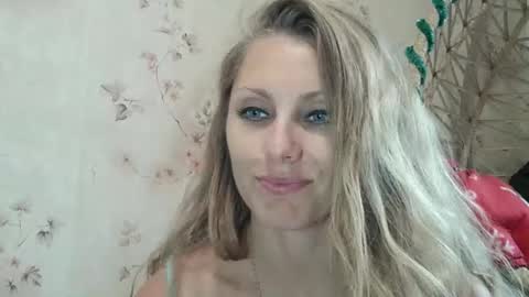 roxyfox18x01 online show from 10-04-25, 01:53