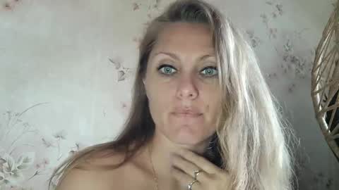 roxyfox18x01 online show from 10-06-25, 06:33