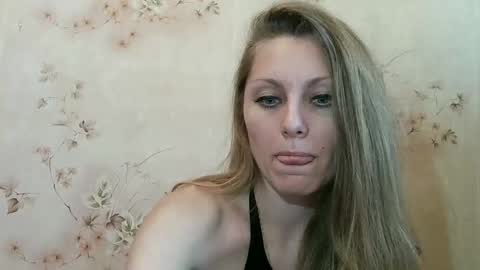 roxyfox18x01 online show from 02-11-26, 10:09