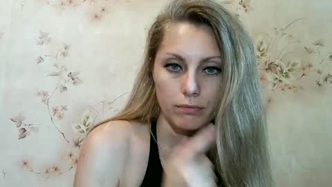 roxyfox18x01 online show from 06-10-26, 07:40