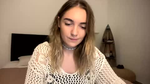 Roxy online show from 04-12-26, 01:16