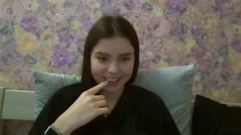 royalvelour online show from 06-29-26, 09:15