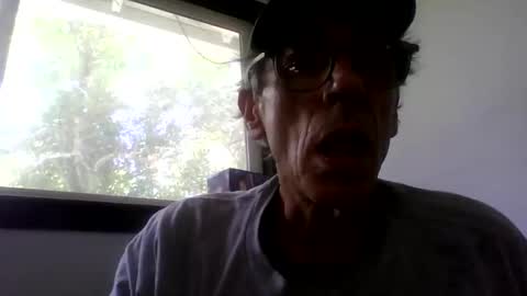 Snapshot of royboy2561 chatting on 05-09-26, 09:31 Roy Murrin online show from 05-09-26, 09:31