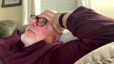 Snapshot of rs006 chatting on 10-20-25, 01:39 rs006 online show from 10-20-25, 01:39