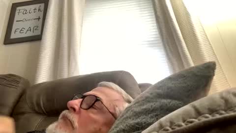 Snapshot of rs006 chatting on 11-20-25, 03:23 rs006 online show from 11-20-25, 03:23