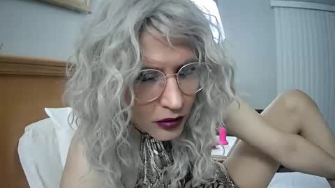 Snapshot of rubilopes chatting on 02-20-25, 01:36 Rubi online show from 02-20-25, 01:36