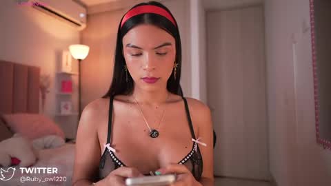 Snapshot of rubioberli chatting on 05-28-26, 02:53 RubiOberli 9 INCH Guys my blue page is available now online show from 05-28-26, 02:53