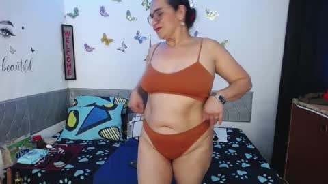 Snapshot of ruby_brown_ chatting on 02-03-25, 07:10 Ruby online show from 02-03-25, 07:10