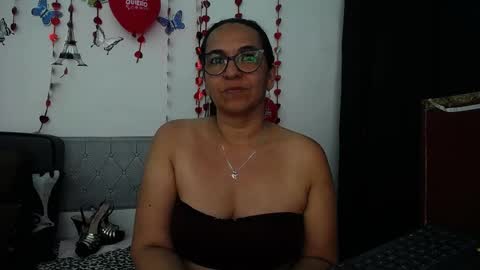 Snapshot of ruby_brown_ chatting on 02-25-25, 10:29 Ruby online show from 02-25-25, 10:29