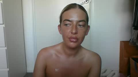 Snapshot of rubyredxxxoxxx chatting on 01-11-25, 12:40 rubyredxxxoxxx online show from 01-11-25, 12:40