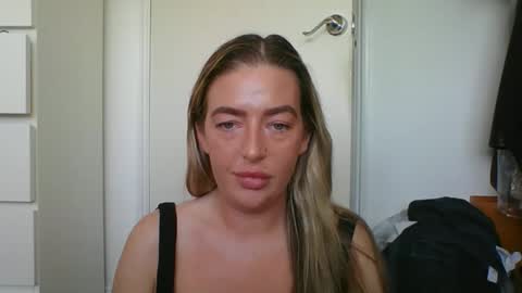 rubyredxxxoxxx online show from 12-02-25, 09:25