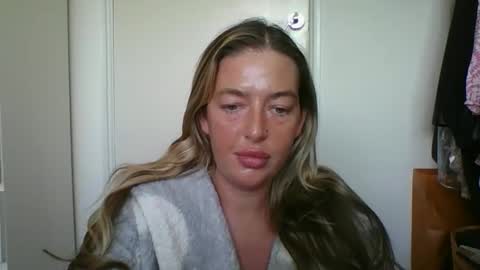 rubyredxxxoxxx online show from 12-05-25, 09:18