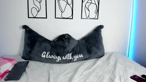 Snapshot of rubyy_24 chatting on 12-13-25, 07:53 I am Ruby online show from 12-13-25, 07:53