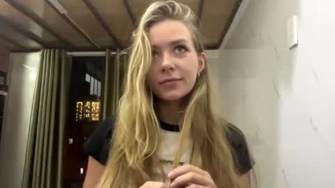 Snapshot of rudygartenmayer chatting on 06-23-26, 12:14 KaY online show from 06-23-26, 12:14
