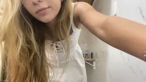 Snapshot of rudygartenmayer chatting on 06-27-26, 12:22 KaY online show from 06-27-26, 12:22