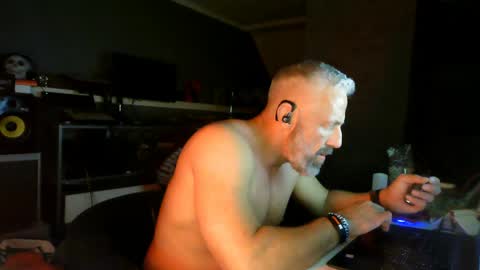 Chico que rico Caliente online show from 04-16-26, 12:33