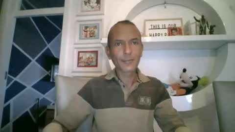 Snapshot of ruffriders1 chatting on 10-06-25, 09:51 ruffriders1 online show from 10-06-25, 09:51