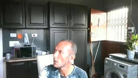 Snapshot of ruffriders1 chatting on 10-09-25, 06:44 ruffriders1 online show from 10-09-25, 06:44