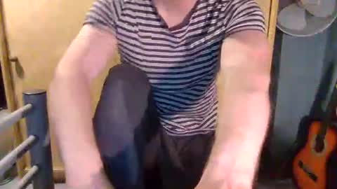 rugby_boy200 online show from 04-05-26, 06:16