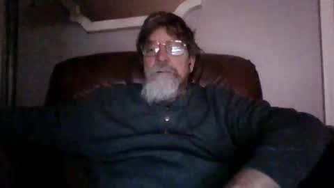 Snapshot of runningaround60 chatting on 12-17-24, 03:17 runningaround60 online show from 12-17-24, 03:17