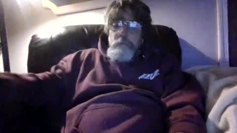 Snapshot of runningaround60 chatting on 01-07-25, 02:31 runningaround60 online show from 01-07-25, 02:31