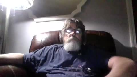 Snapshot of runningaround60 chatting on 09-22-25, 02:02 runningaround60 online show from 09-22-25, 02:02