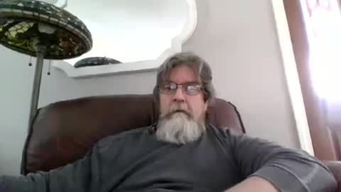 Snapshot of runningaround60 chatting on 02-17-26, 06:25 runningaround60 online show from 02-17-26, 06:25
