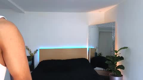  R U S S E L L  online show from 09-15-25, 07:36