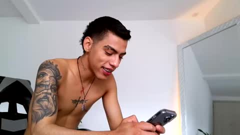  R U S S E L L  online show from 10-22-25, 03:56