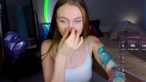 Snapshot of russian_sexy_girl5 chatting on 01-07-25, 03:24 Mary online show from 01-07-25, 03:24