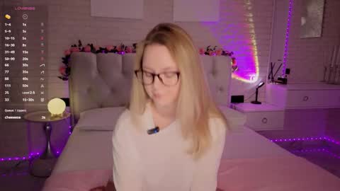 Snapshot of ruta_meow chatting on 10-14-25, 07:47 Ruta prize for the new fan club members hehe online show from 10-14-25, 07:47