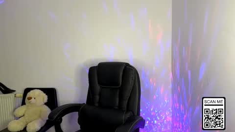 Nika online show from 11-14-25, 05:22