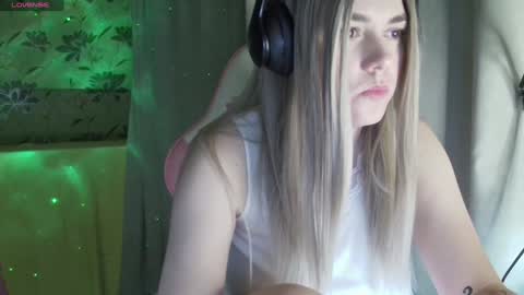 Snapshot of ruthsimp chatting on 01-15-25, 10:35 Tanyushka online show from 01-15-25, 10:35