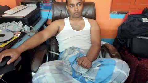 Snapshot of rwb17 chatting on 02-16-26, 09:27 rwb17 online show from 02-16-26, 09:27