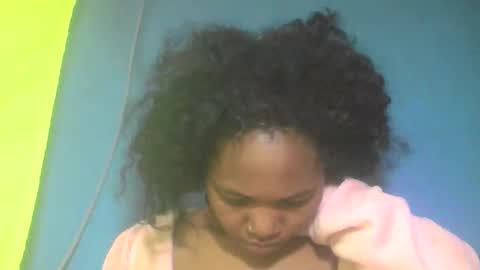 Snapshot of rwuica chatting on 10-27-25, 05:44 Rwuica online show from 10-27-25, 05:44
