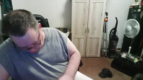 Snapshot of rwzar_1965 chatting on 06-18-26, 04:57 rwzar_1965 online show from 06-18-26, 04:57