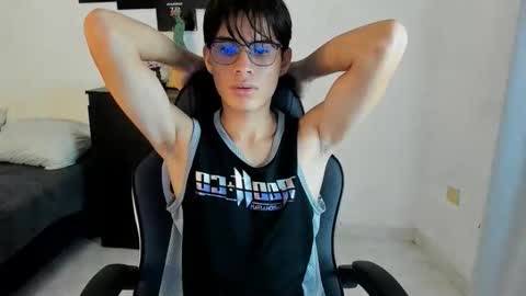 Snapshot of ryan_bronw chatting on 05-21-26, 05:36 Nathan online show from 05-21-26, 05:36