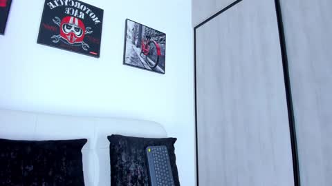 Ryan  online show from 01-05-25, 07:17