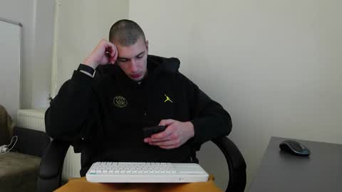 Snapshot of ryan_dozer chatting on 11-08-25, 07:08 RYAN DOZER online show from 11-08-25, 07:08