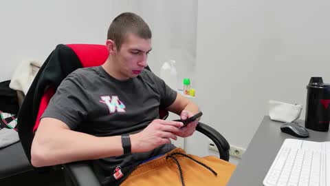 Snapshot of ryan_dozer chatting on 11-22-25, 08:46 RYAN DOZER online show from 11-22-25, 08:46