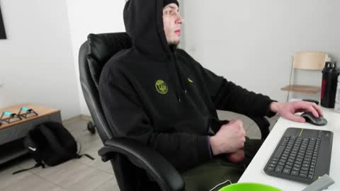 Snapshot of ryan_dozer chatting on 02-10-26, 08:07 RYAN DOZER online show from 02-10-26, 08:07