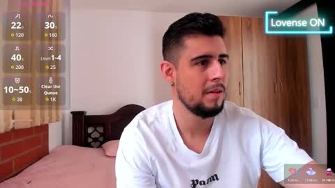 Snapshot of ryan_evanns chatting on 10-15-25, 01:33 R Y A N online show from 10-15-25, 01:33