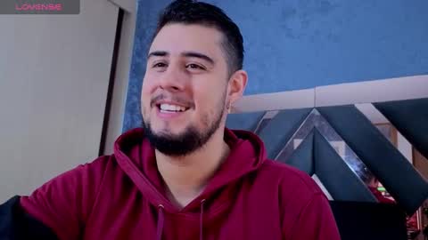 Snapshot of ryan_evanns chatting on 10-20-25, 11:32 R Y A N online show from 10-20-25, 11:32