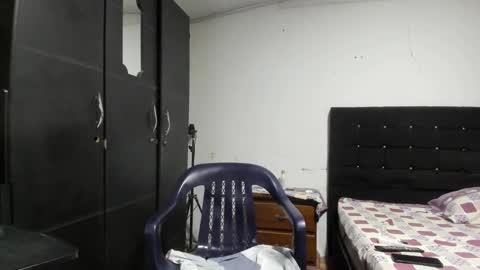 ryan_xc1 online show from 03-08-26, 02:04