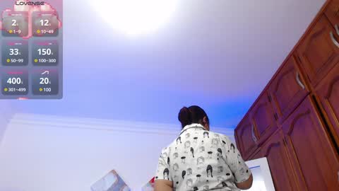 Hanna  online show from 01-16-25, 01:04