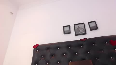 Hanna  online show from 02-15-25, 02:37