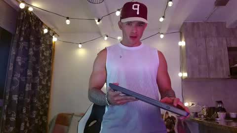 Snapshot of ryann_blue_ chatting on 12-15-24, 12:29 Ryan Blue ig ryannblue online show from 12-15-24, 12:29