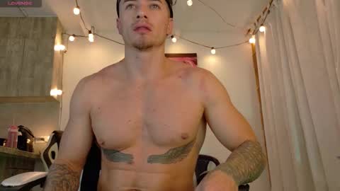 Snapshot of ryann_blue_ chatting on 10-10-25, 12:42 Ryan Blue ig ryannblue online show from 10-10-25, 12:42